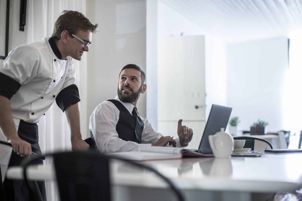 Comment faire la poussière sur les meubles ?